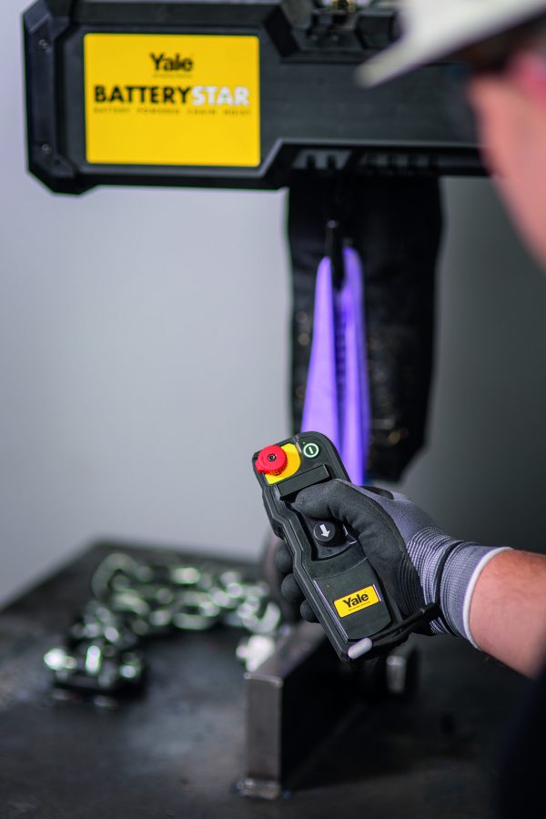 Wciągarka Yale BatteryStar w użyciu